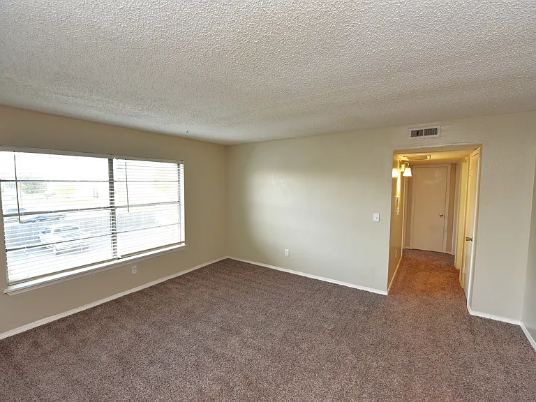 Raintree Meadows Apartments — Photo 17