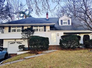 894 Barbara Dr, Teaneck, NJ 07666