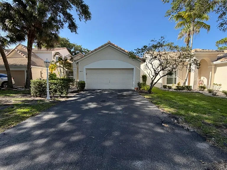 7657 Sanctuary Dr — Photo 6