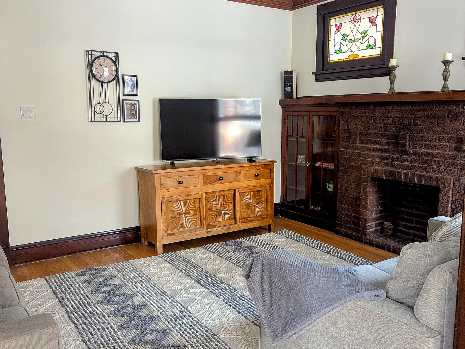 2 bed, 1300 sqft, $3,570 — Photo 3