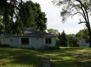 7039 S Clinton Trl, Eaton Rapids, MI 48827