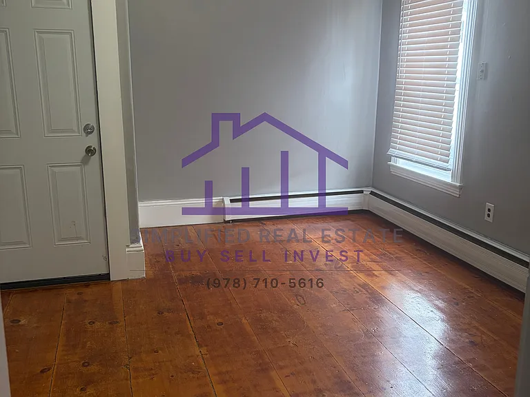 8 King St #4 — Photo 3