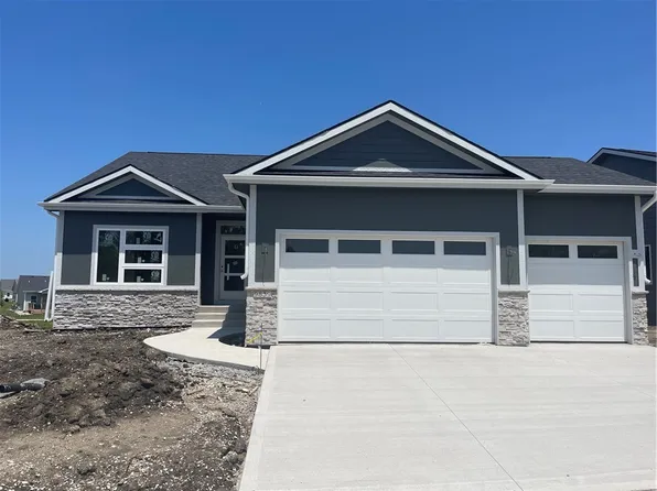 9839 Watermeadow Cir, Johnston, IA 50131