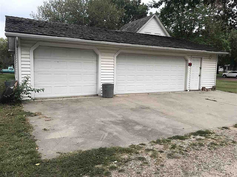 2nd image of 403 N 3rd St