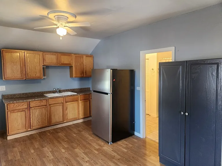 106 W Comanche Ave #2W — Photo 4