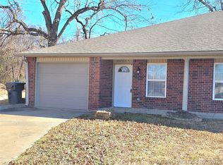 2001 Fall Ct APT A, Claremore, OK 74017