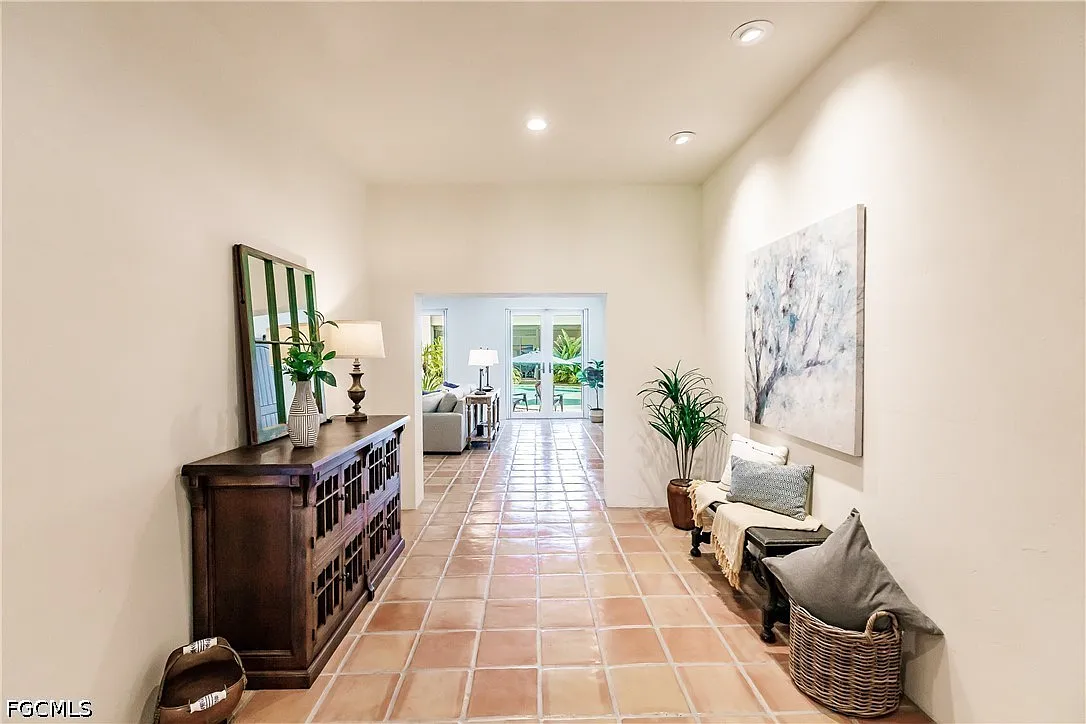 4 bed, 5.5 bath, 3970 sqft, $16,500 — Photo 4