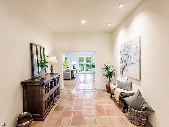 4th image of 1291 Caloosa Dr