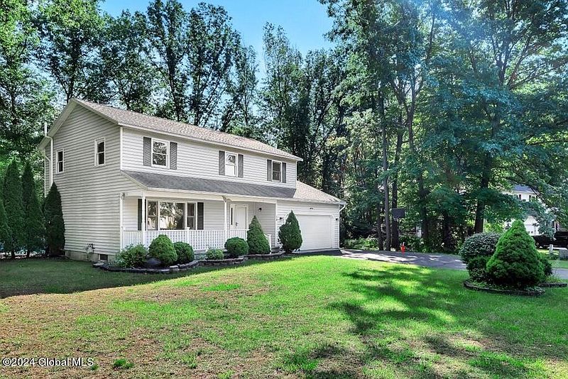 2nd image of 14 McGregor Court