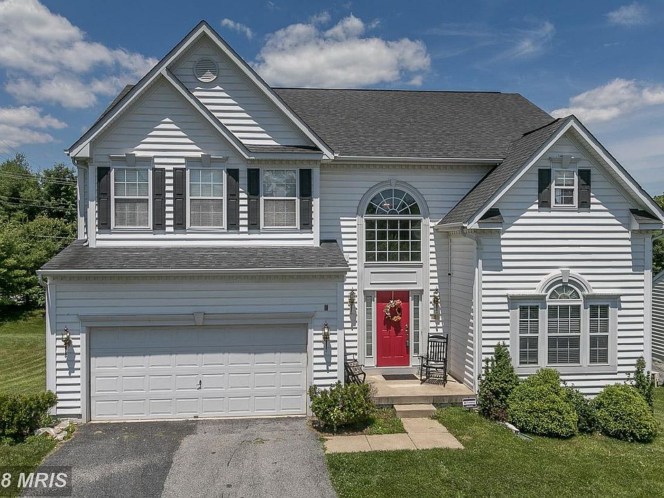 1st image of 8 Norwich Ct