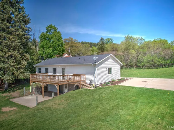 316 E Hughitt St, Iron Mountain, MI 49801