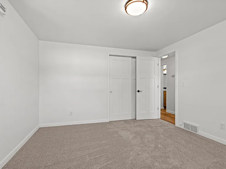 915 Park St — Photo 17