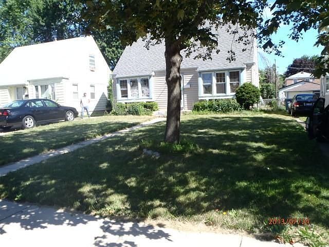 1st image of 9918 Montana Ave