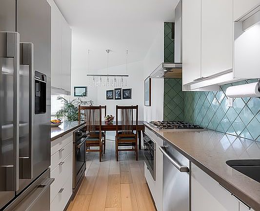 4th image of 1623 3rd Ave APT 39K