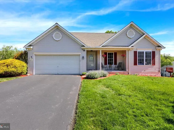 4 Kantner Ln S, Shillington, PA 19607