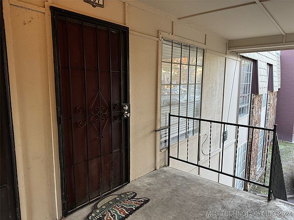 3rd image of 6717 S Richmond Ave Unit 637
