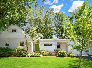 15 Split Rock Ln, New Rochelle, NY 10804