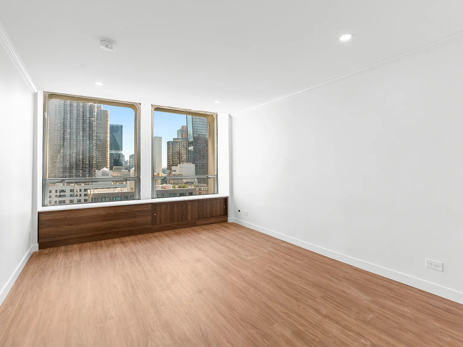330 East 33rd Street — Photo 2