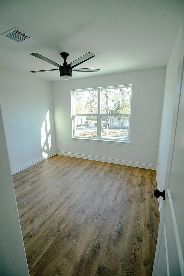 3 bed, 2.5 bath, 1350 sqft, $1,725 — Photo 4