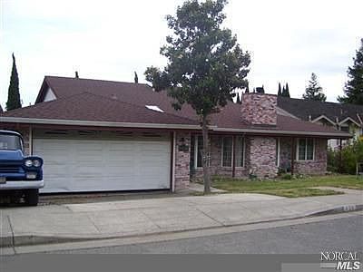 1st image of 439 Lakehurst Ct