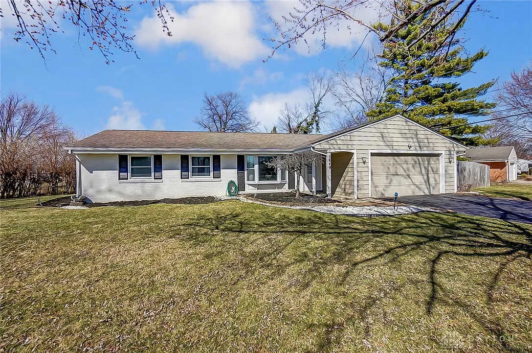 5849 Homedale St photo 1