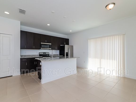 4th image of 306 Erie Dr