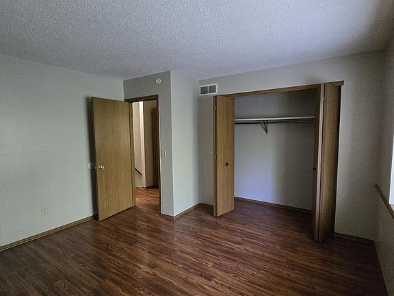 4th image of 613 Peachtree Pl