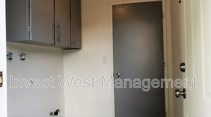 305 NE 104th Ave — Photo 17