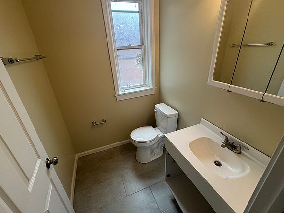 4th image of 106 Gist St #2
