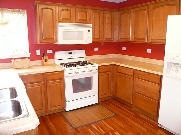2nd image of 504 Lincoln Station Dr