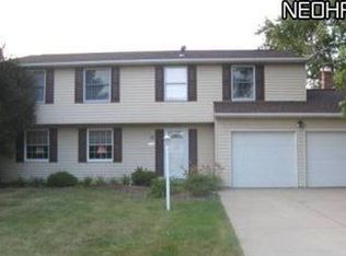 1641 Cloverview Dr, Uniontown, OH