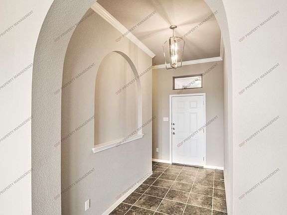 2nd image of 5711 Blackstone Dr