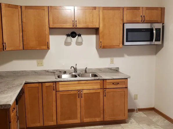 9198 N 70th St, Milwaukee, WI 53223