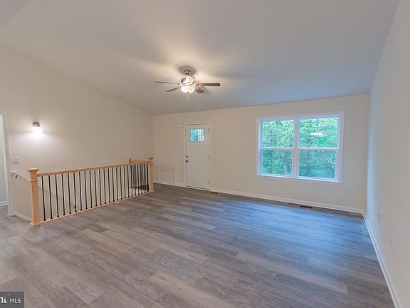 5th image of 183 Foothill Ln