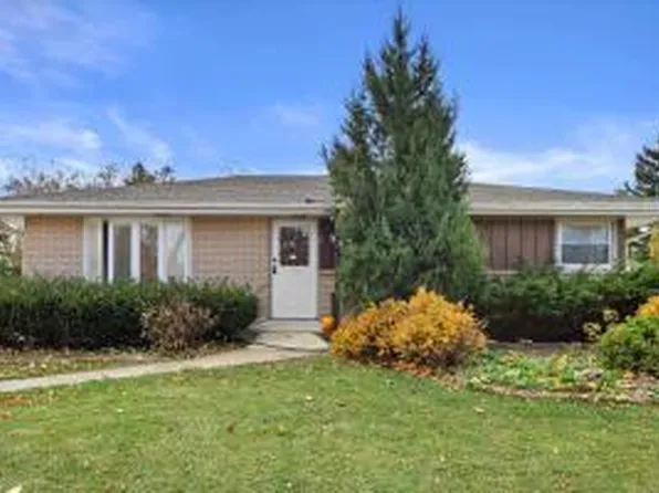 707 W Maplewood COURT, Milwaukee, WI 53221