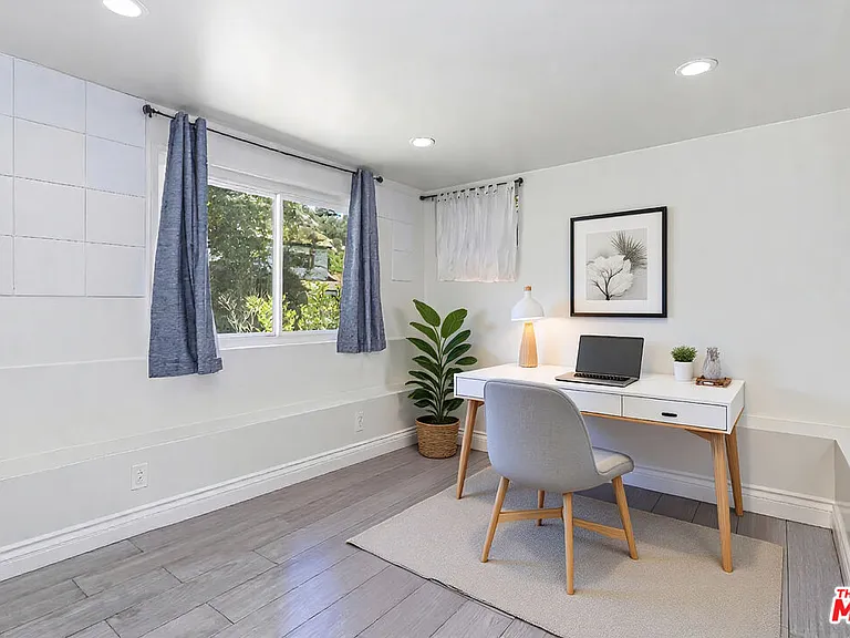 8876 Wonderland Ave — Photo 28