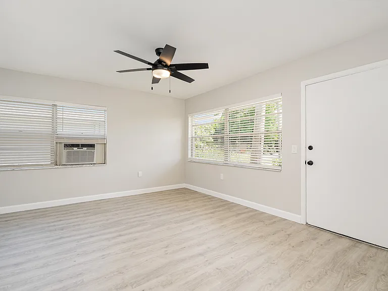 122 Niemira Ave #122 — Photo 8