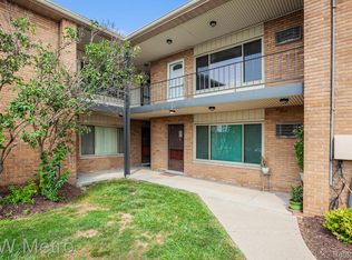 2859 E Maple Rd APT 3, Birmingham, MI 48009