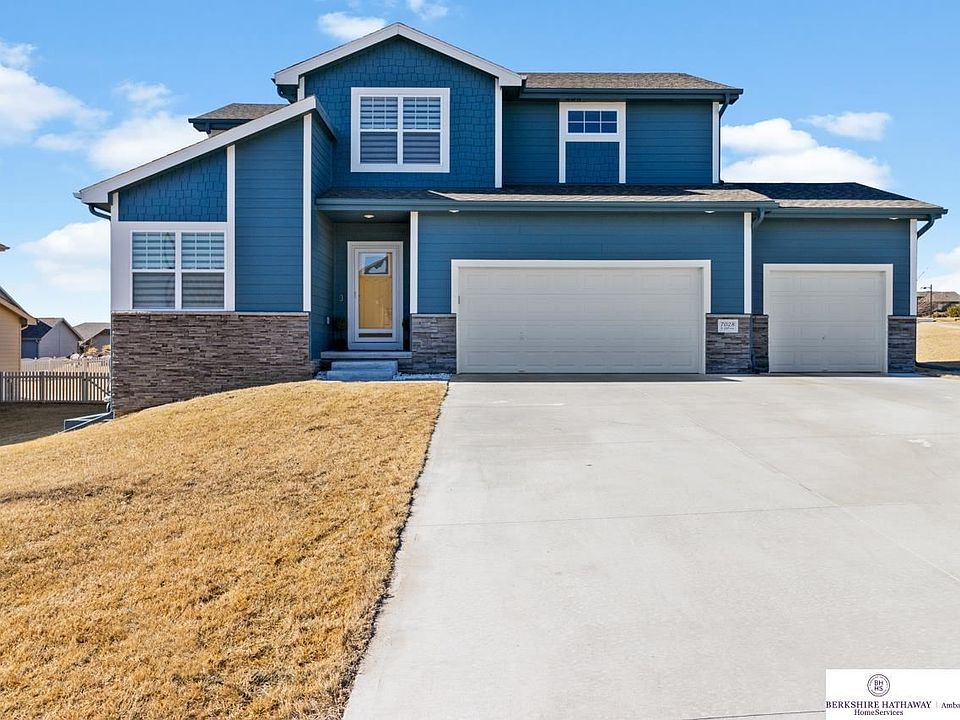 1st image of 7028 N 160th Ave