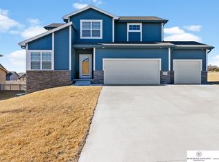 7028 N 160th Ave, Bennington, NE 68007