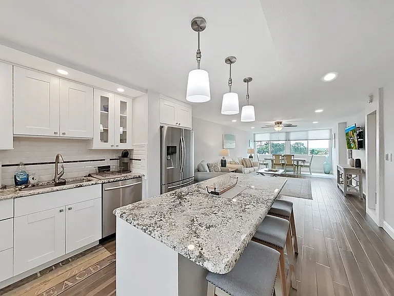 2620 Cove Cay Dr #403 — Photo 27