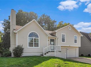 8615 NE 72nd Ter, Kansas City, MO 64158