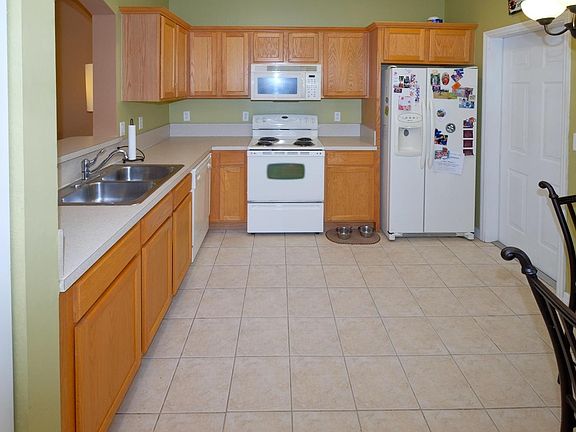 3rd image of 3372 Antica St