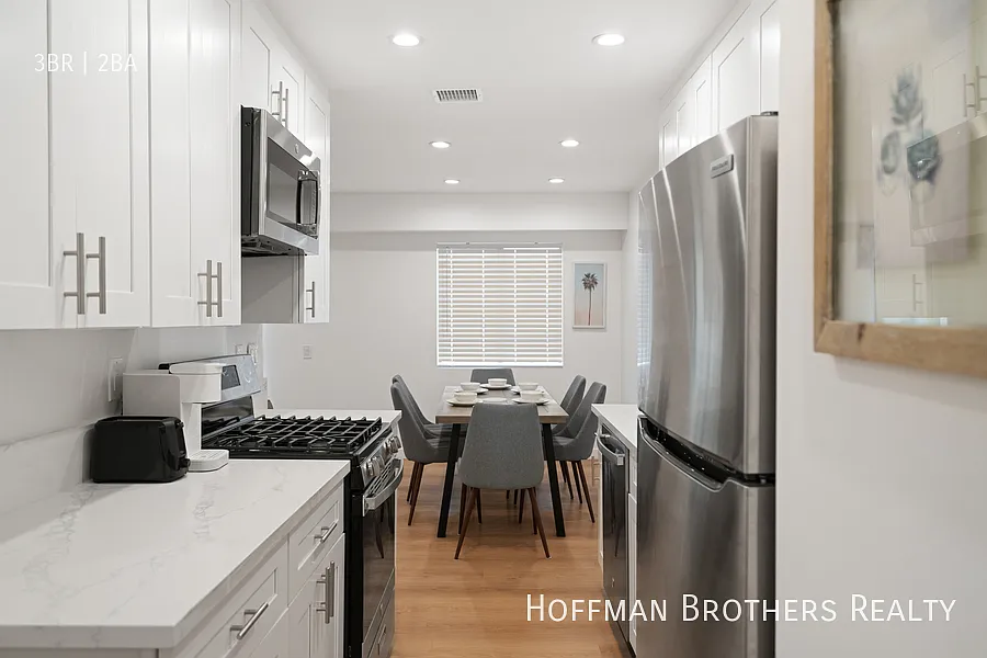 7441 Hazeltine Ave Van Nuys, CA 91405 — Photo 4