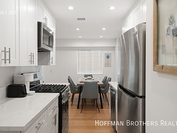 4th image of 7441 Hazeltine Ave #104