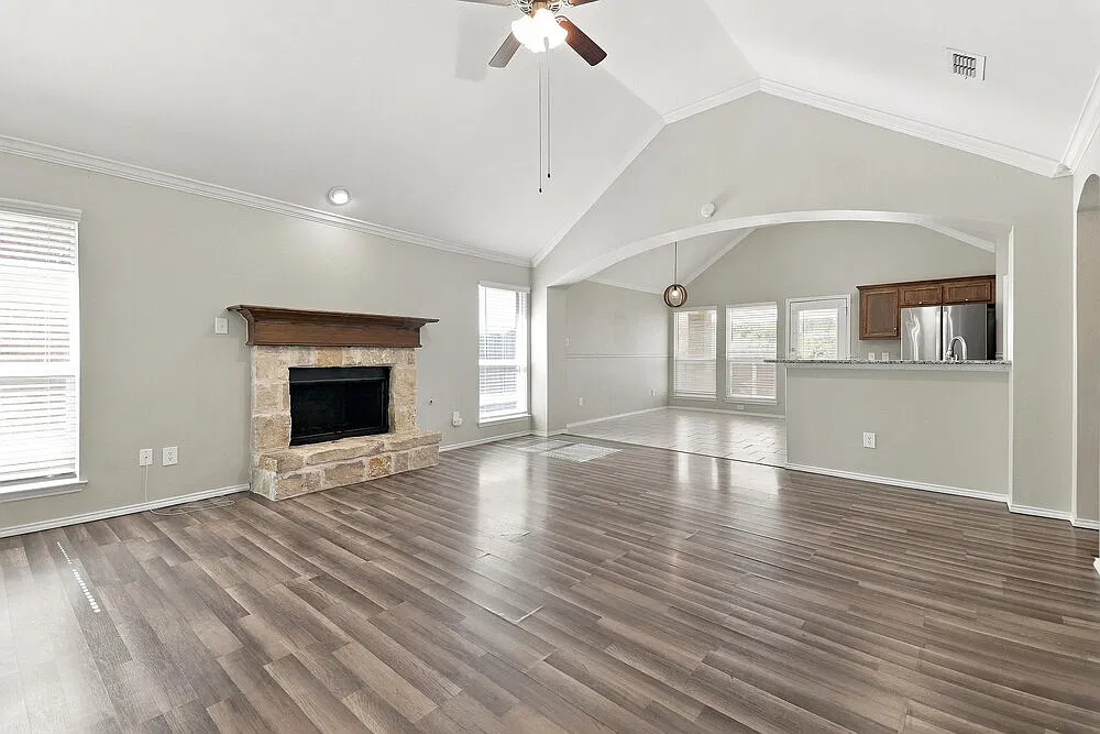 4 bed, 2.0 bath, 1741 sqft, $2,225 — Photo 4