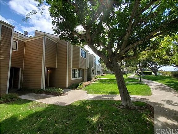5th image of 11 Surfside Ct #35