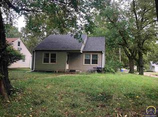 1944 SW Randolph Ave, Topeka, KS 66604