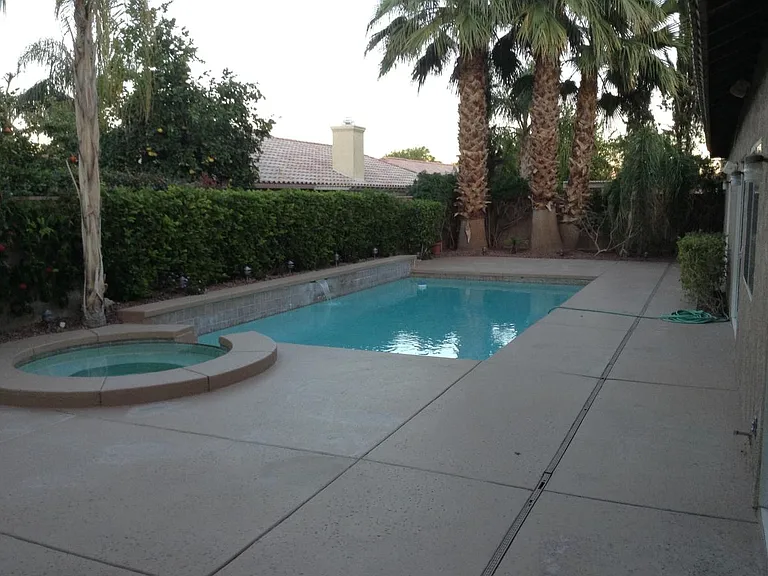Back Yard - Pool & Spa