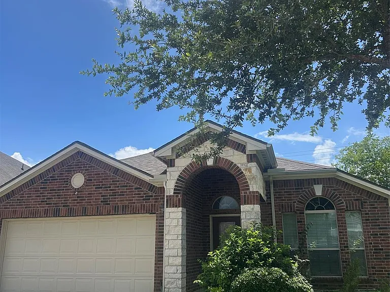 8407 N Broadleaf Ave — Photo 1
